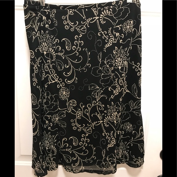 Sandra Dresses & Skirts - Black flowery Skirt